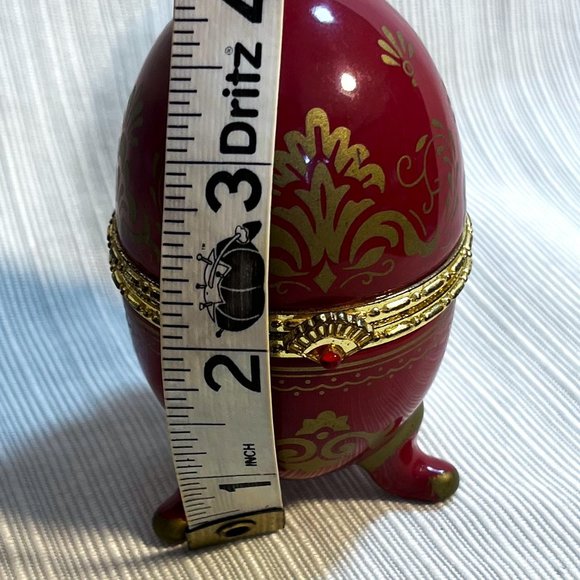 Porcelain Egg with Clock - Picture 3 of 7
